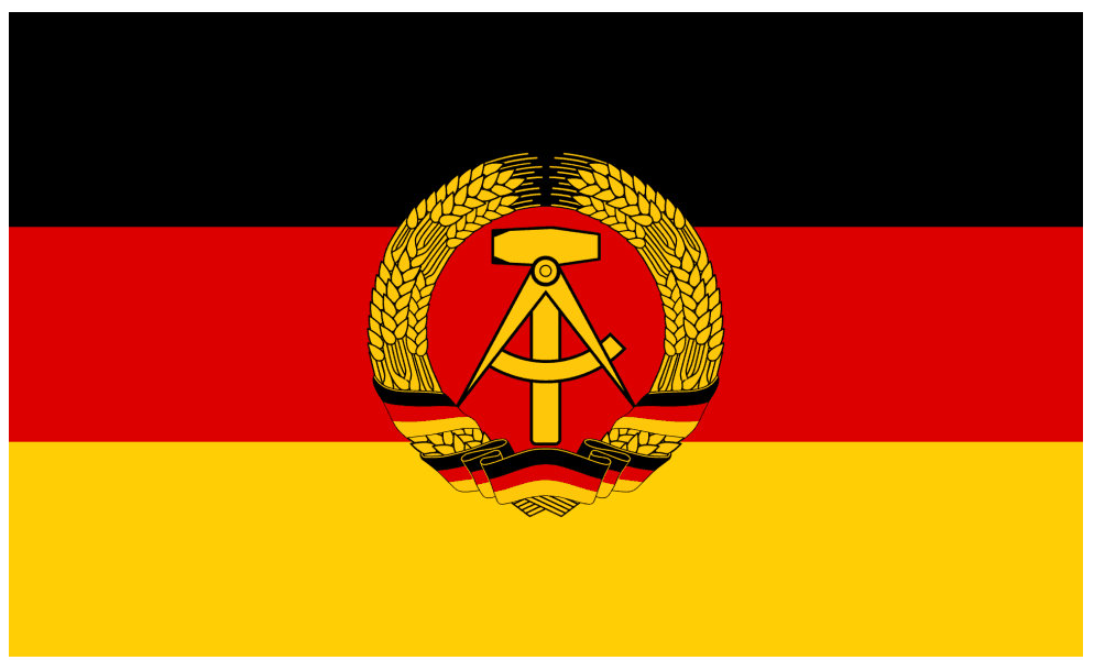 Welcher deutsche Staat hatte eine schwarz-rot-goldene Flagge mit Hammer, Zirkel und Ährenkranz?